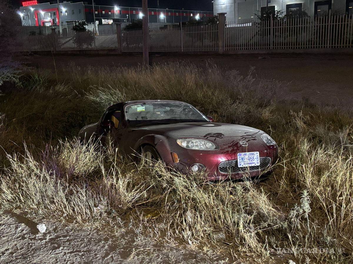 $!Elementos de Tránsito Municipal acudieron al sitio del percance para tomar conocimiento del hecho.