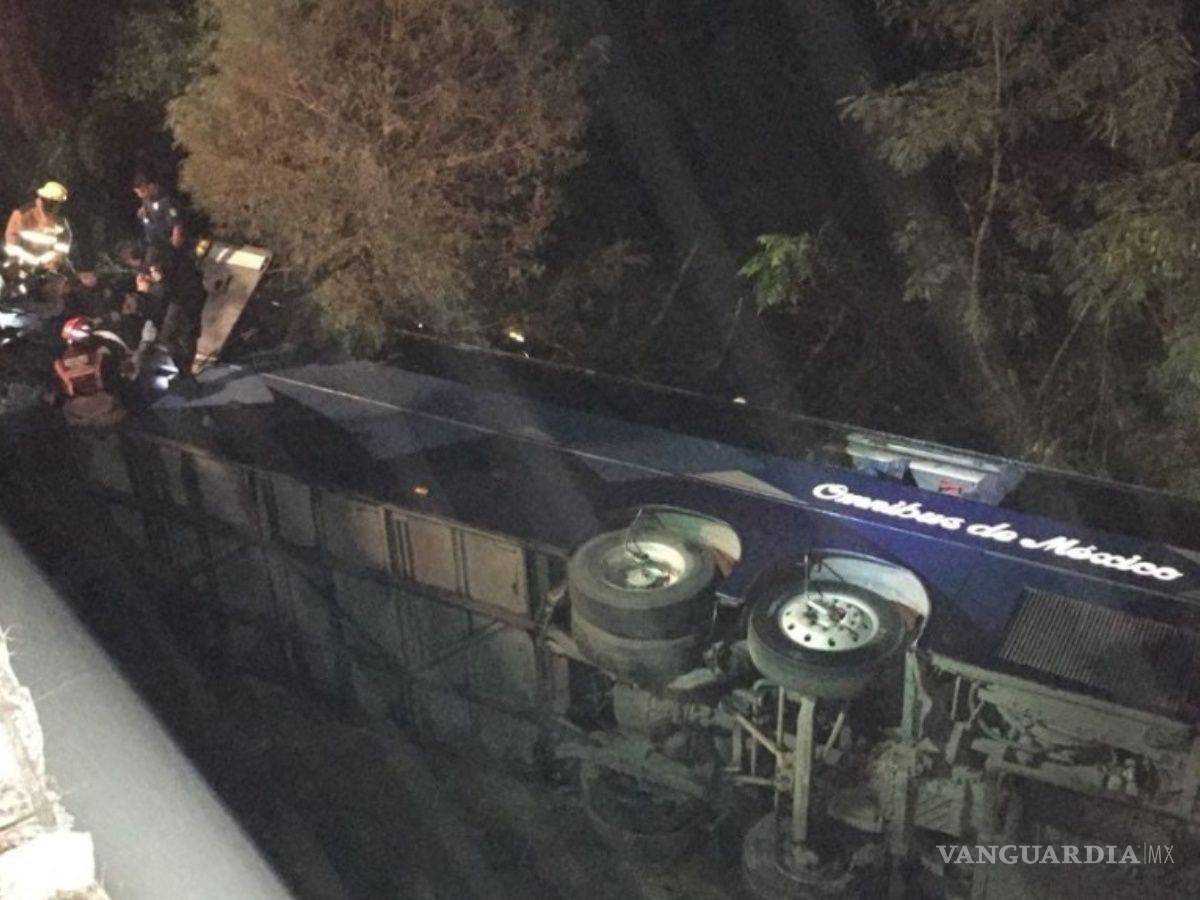 $!Vuelca autobús en Nuevo León, mueren siete; hay 14 lesionados