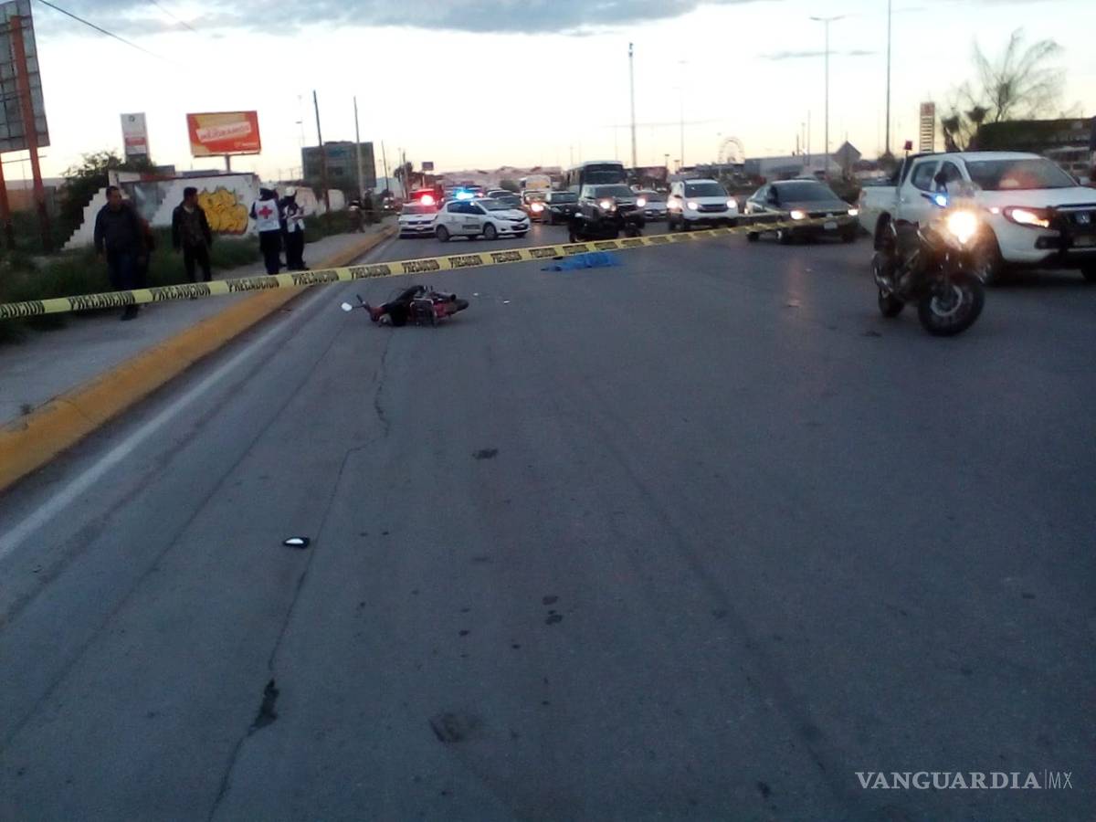 $!Muere mujer motociclista al ser arrollada por autobús de pasajeros