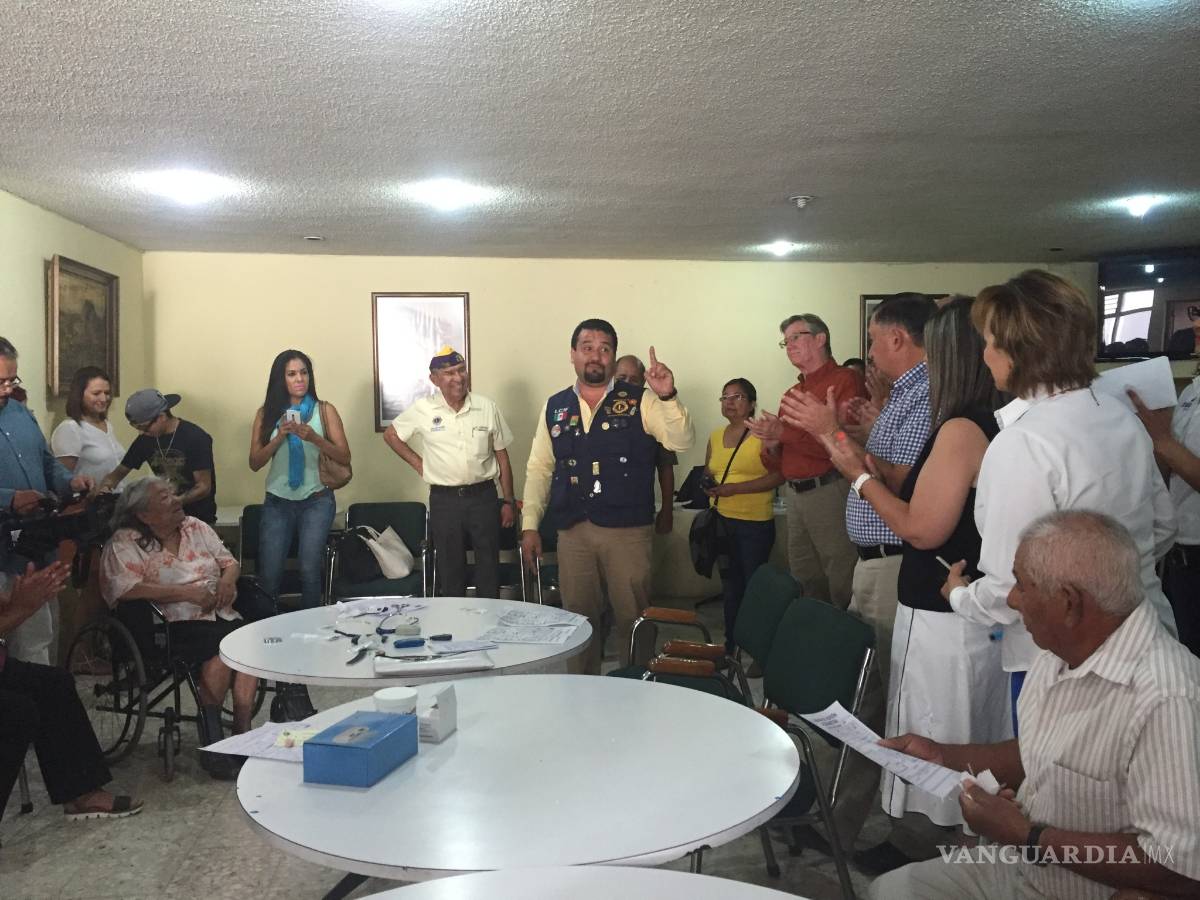 $!Entrega Saltillo aparatos auditivos