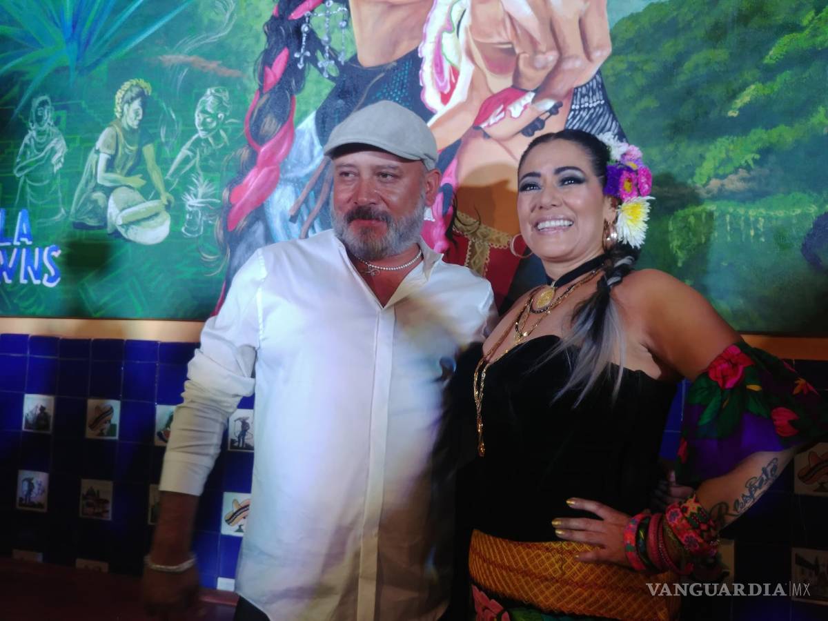 $!Pintor saltillense inmortaliza a Lila Downs en el Tenampa