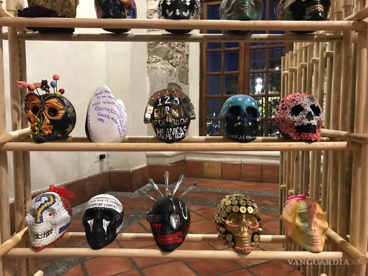 $!‘Ausencia y memoria’, dedican tzompantli a las víctimas de feminicidio