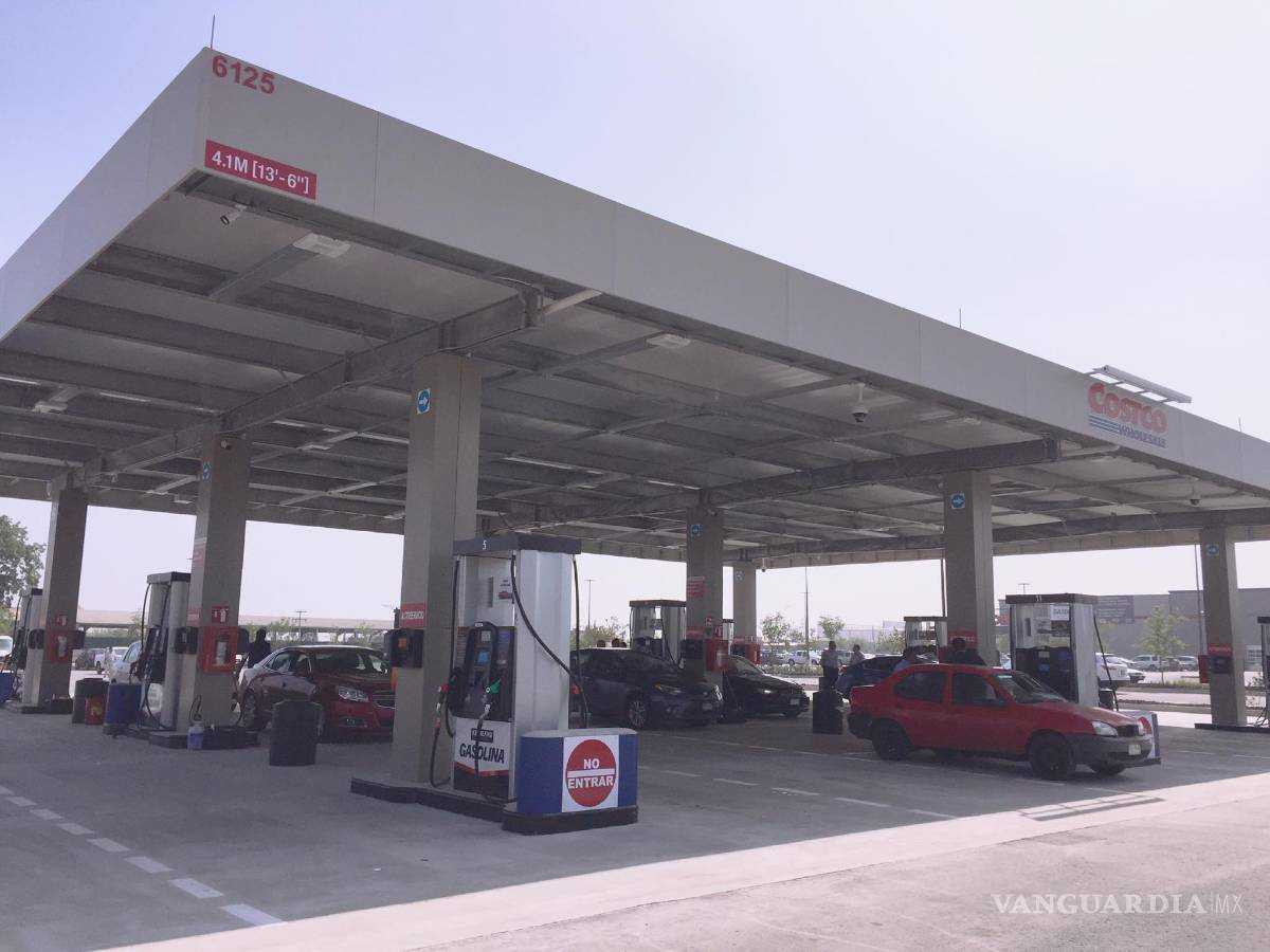 $!Impone Costco oferta récord en gasolina de Saltillo; $17.45 por litro para socios y $17.99 general