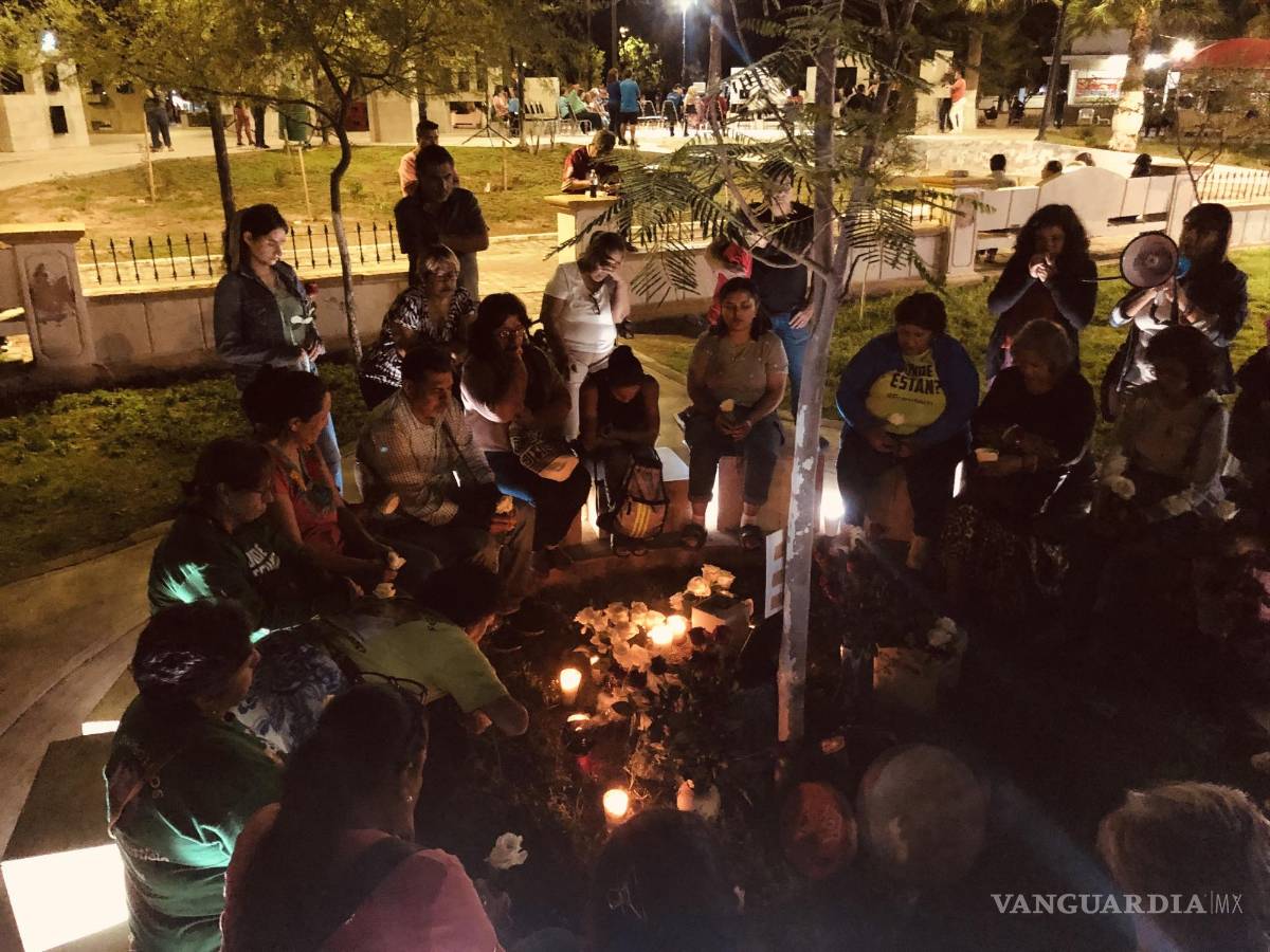 $!Era un “niño coqueto”, responsable, que adoraba a su hermana. Así recordó su madre a Cosme en la ceremonia realizada en la Alameda Zaragoza.