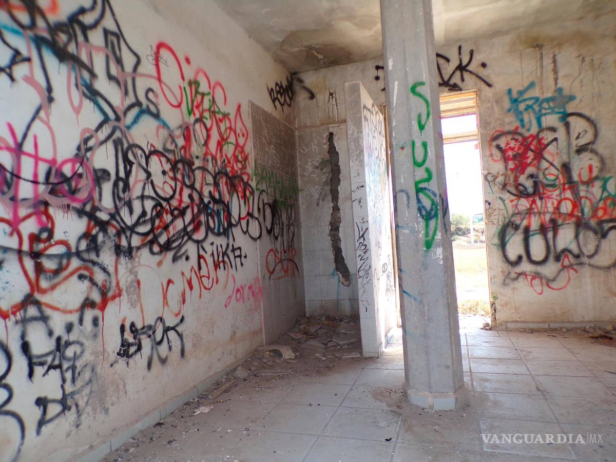 $!En Ramos aún se carece de áreas deportivas que contribuyan, a través de la práctica de una disciplina, a la formación en valores de la niñez. El lugar también ha servido para el paso de aviadores.