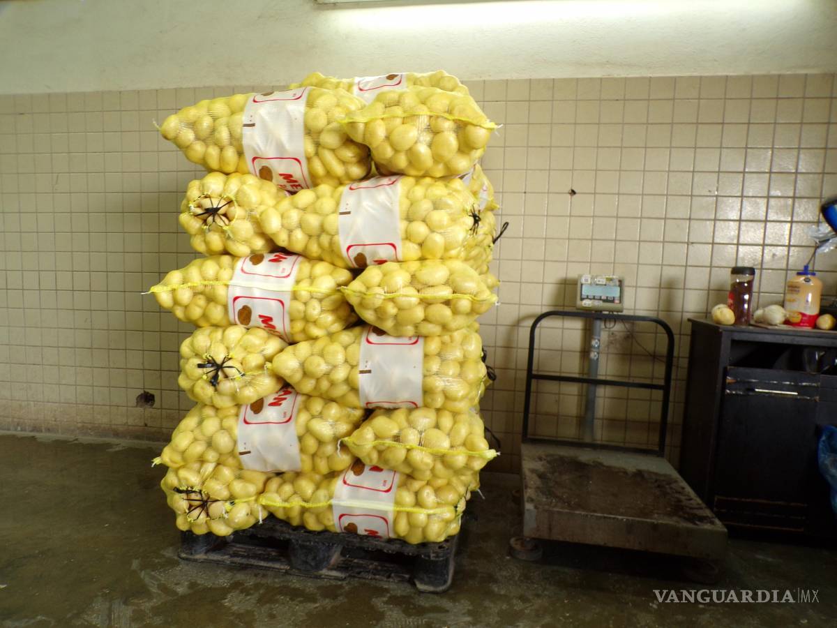 $!La papa mexicana, una de las mejores, llega a los supermercados del país, donde inflan los precios lo que provoca menos consumo.