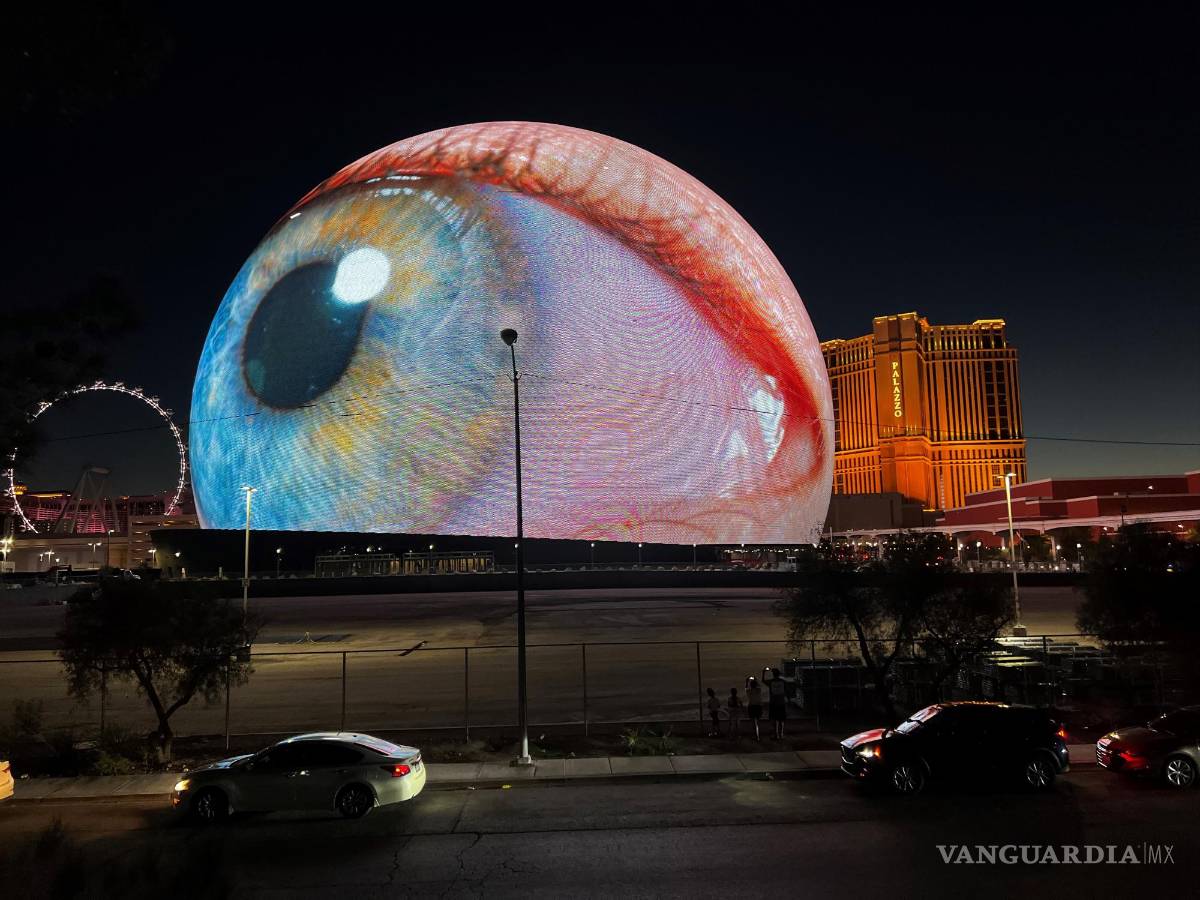 $!Lo curioso de este lugar es que las pantallas no solo se encuentran dentro del recinto.