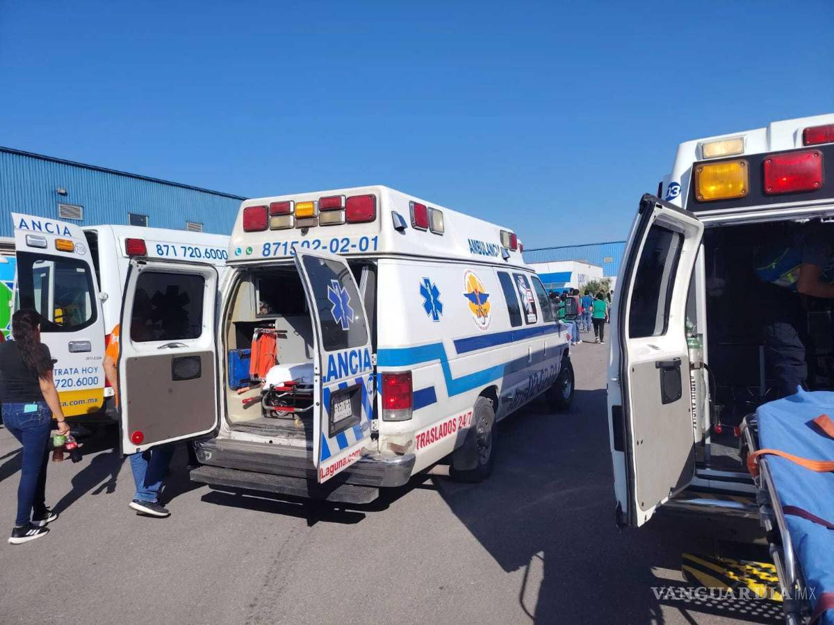 $!Los 17 trabajadores con intoxicación severa fueron trasladados paraa recibir atención médica especializada.