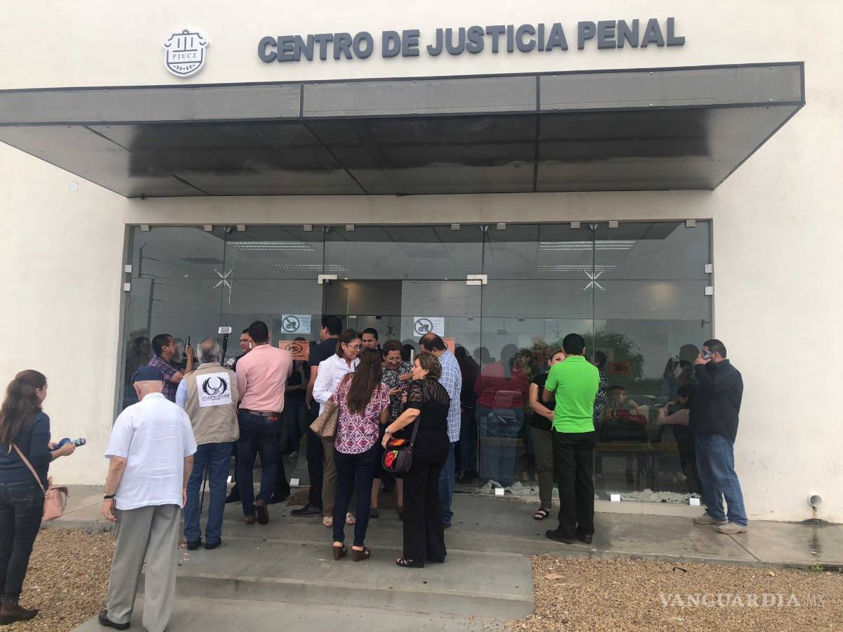 $!Suspenden 8 días más audiencia de juicio contra el Padre Meño; no se presentó un testigo adscrito a la Diócesis de Piedras Negras