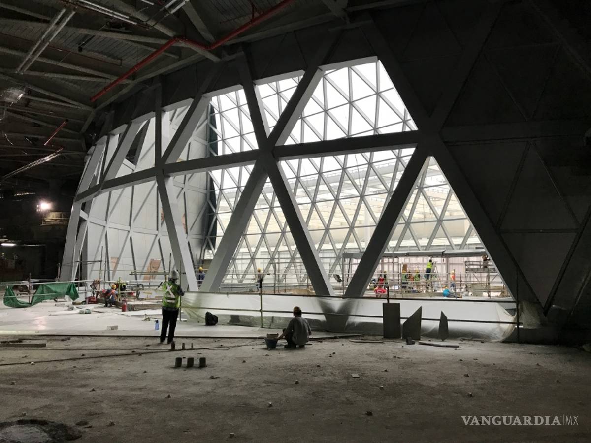 $!Aeropuerto Internacional de Changi en Singapur deja volar… la imaginación, tiene la cascada interior más alta del mundo