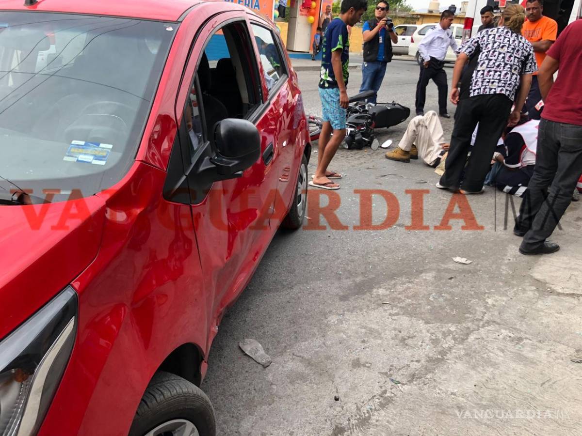 $!Se lleva de encuentro a motociclista en Colonia Vista Hermosa de Saltillo