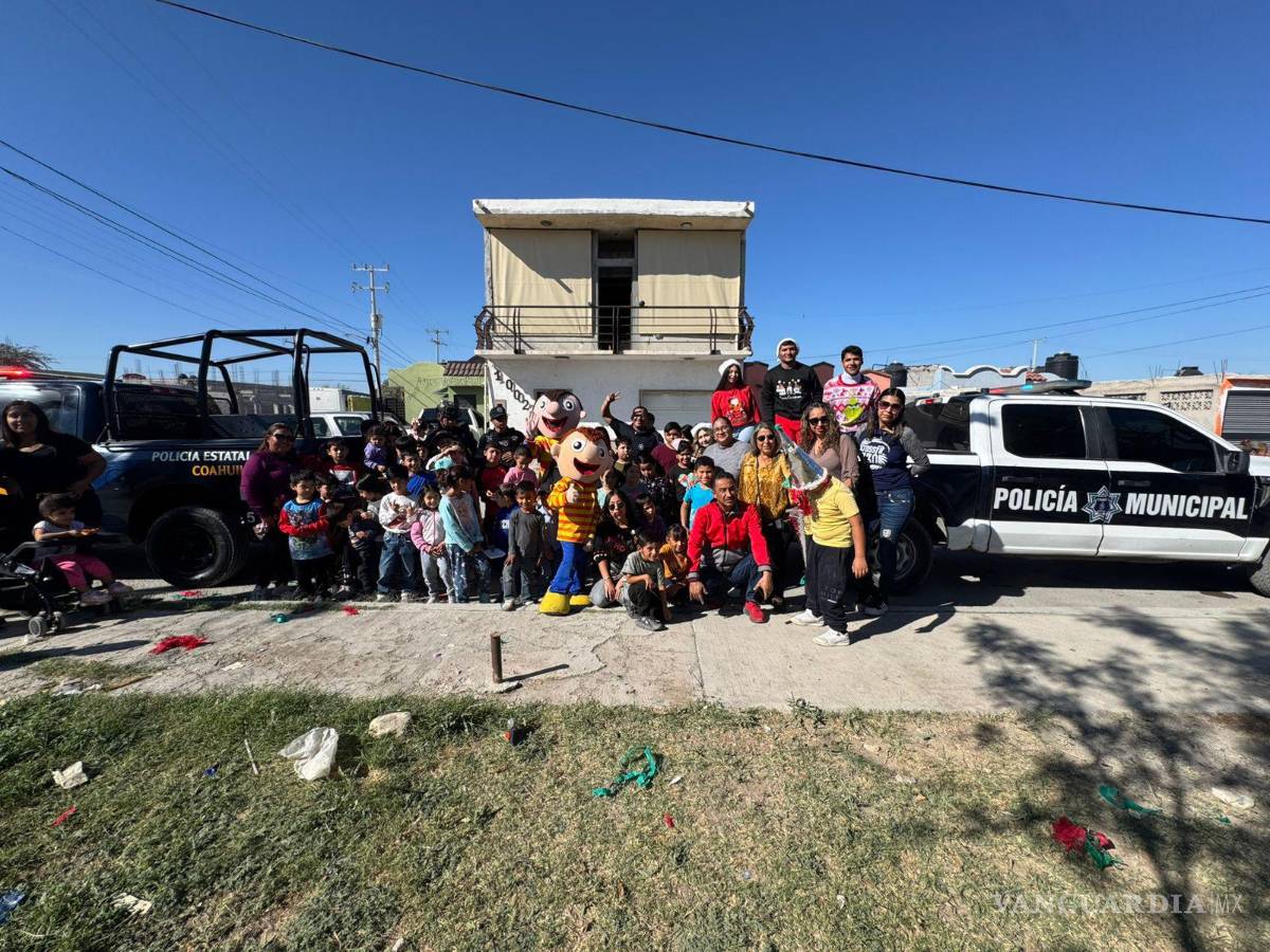 $!Elementos policiacos convivieron con niñas y niños durante actividades navideñas en Praderas del Sur