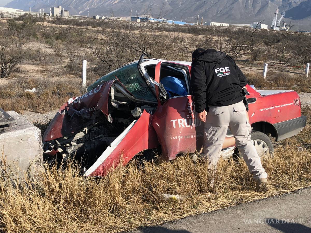 $!Choca a 180 kmph y muere prensado por su motor en Libramiento Ojo Caliente-Santa Cruz