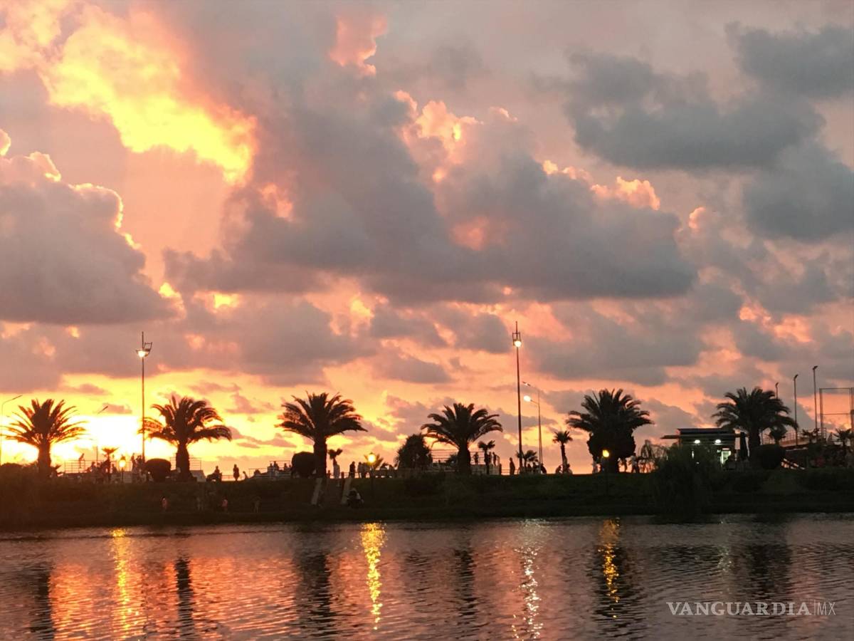 $!Atardecer en la ciudad georgina de Batumi. EFE/Misha Vignanski