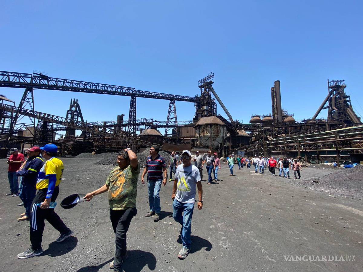 $!Los problemas de Altos Hornos de México (AHMSA) han afectado a cerca de 10 mil trabajadores, quienes no reciben su sueldo, por consecuencia ha habido manifestaciones y protestas.