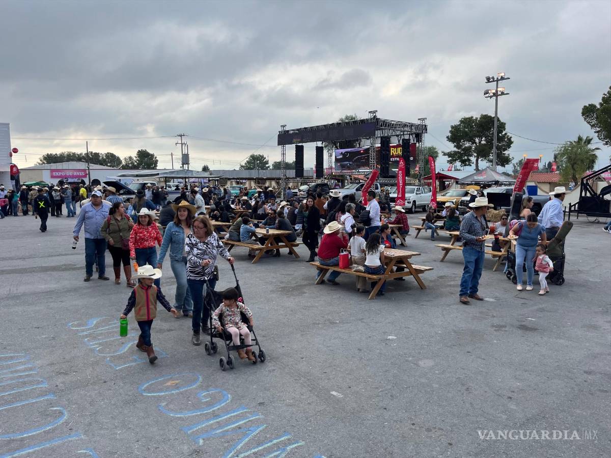 $!Las familias saltillenses acudieron en buen número a presenciar las actividades.