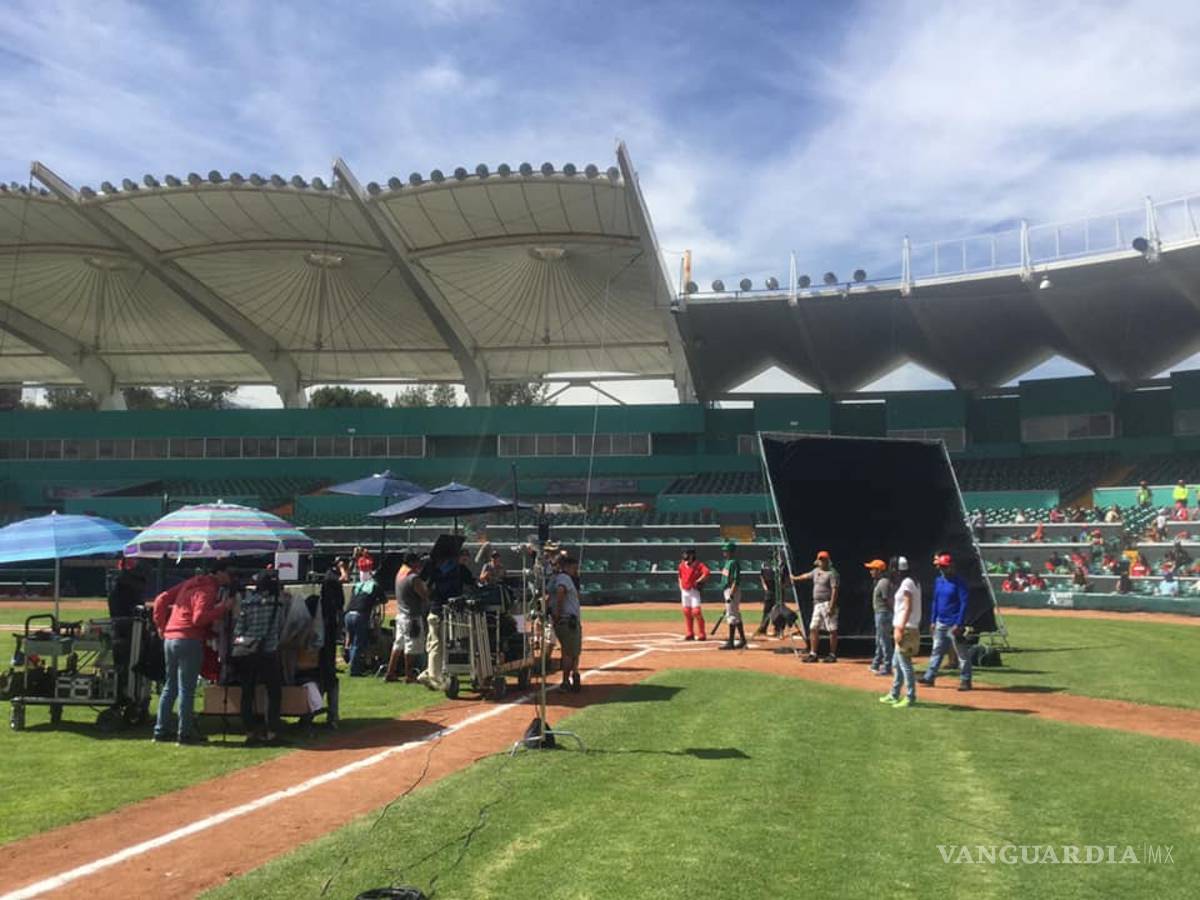 $!Así fue el detrás de cámaras de la cinta ‘108 costuras’ en la casa de los Saraperos de Saltillo