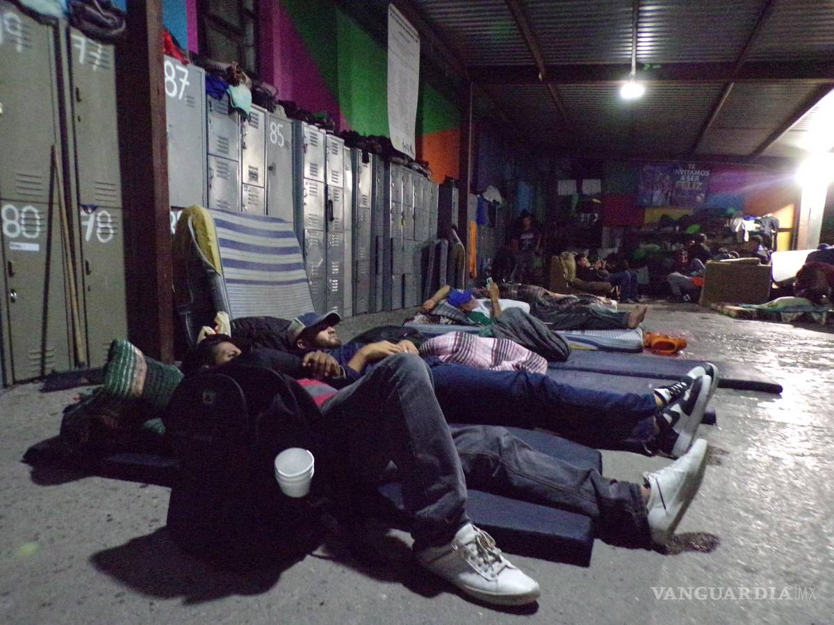 $!Muchas personas refugiadas encuentran albergue en la Casa del Migrante mientras ahorran dinero para alquilar una casa.