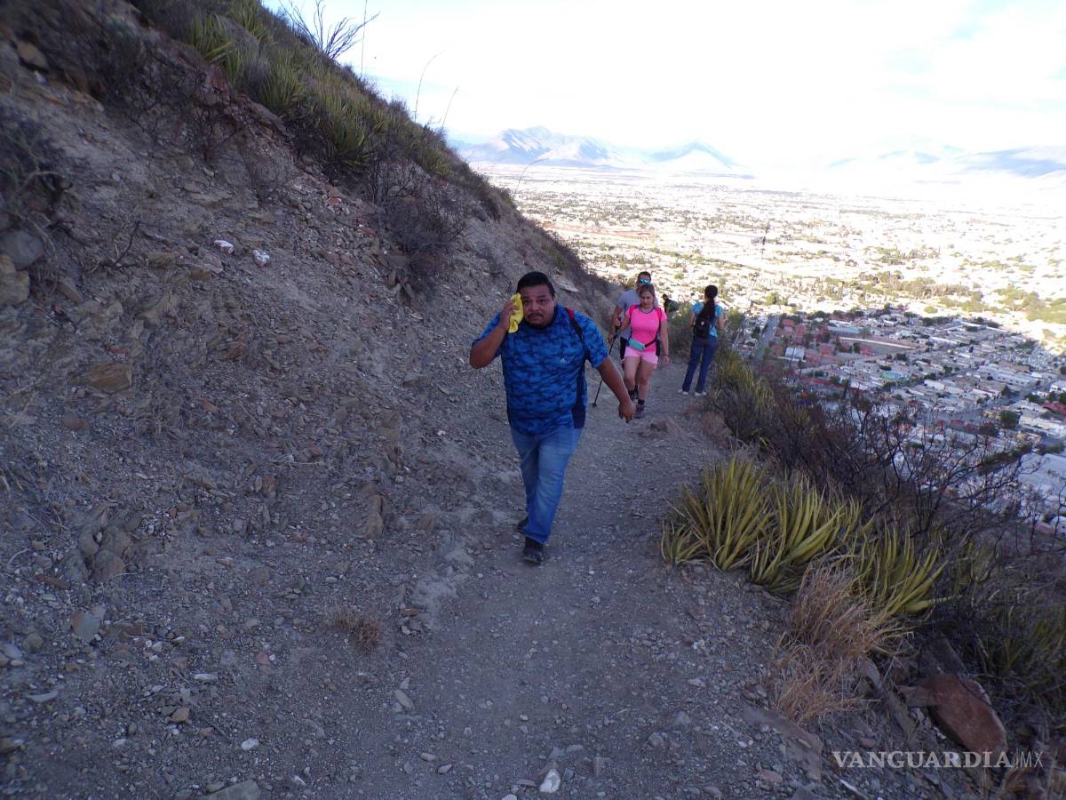 $!Algunos senderistas son principiantes, otros acumulan ya experiencia en andar entre rocas y arbustos espinosos.