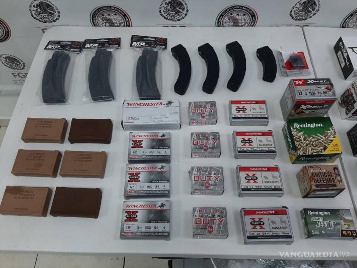 $!FGR detiene en Nuevo León a tres personas en posesión de material bélico