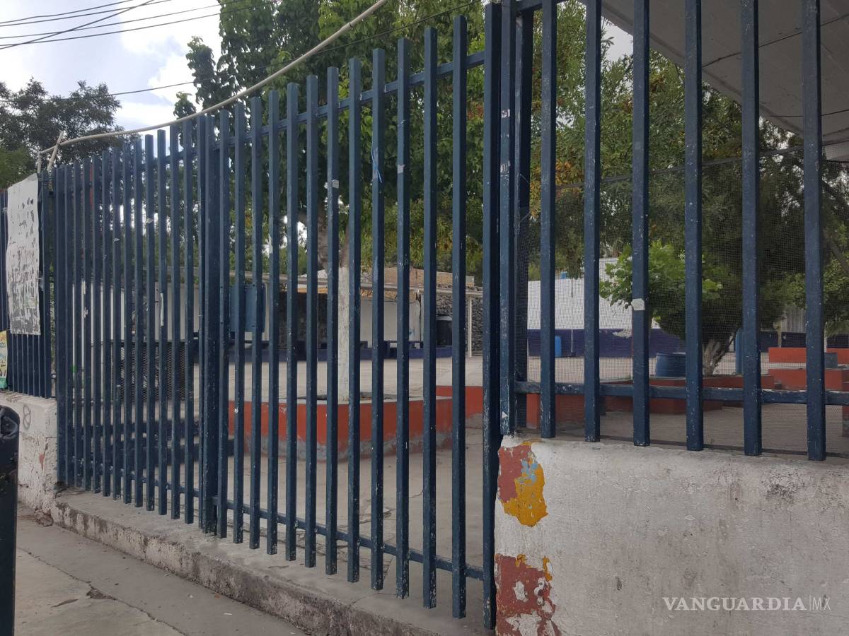 $!Exigen destitución de directora de escuela en Monclova por hacer mal uso de los recursos