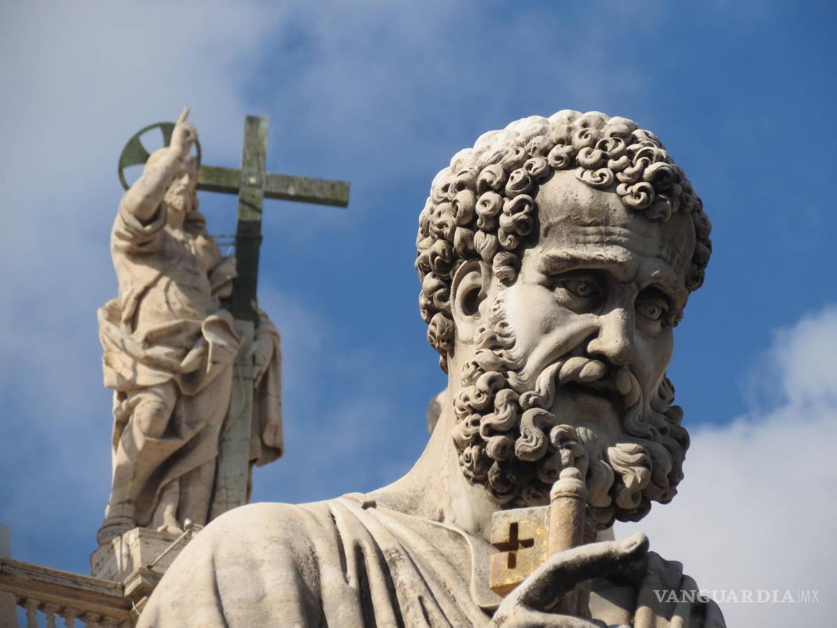 $!Ningún papa, hasta ahora, ha elegido llamarse Pedro, el nombre del primer Pontífice en la historia de la Iglesia, cuya estatua destaca en la Santa Sede.