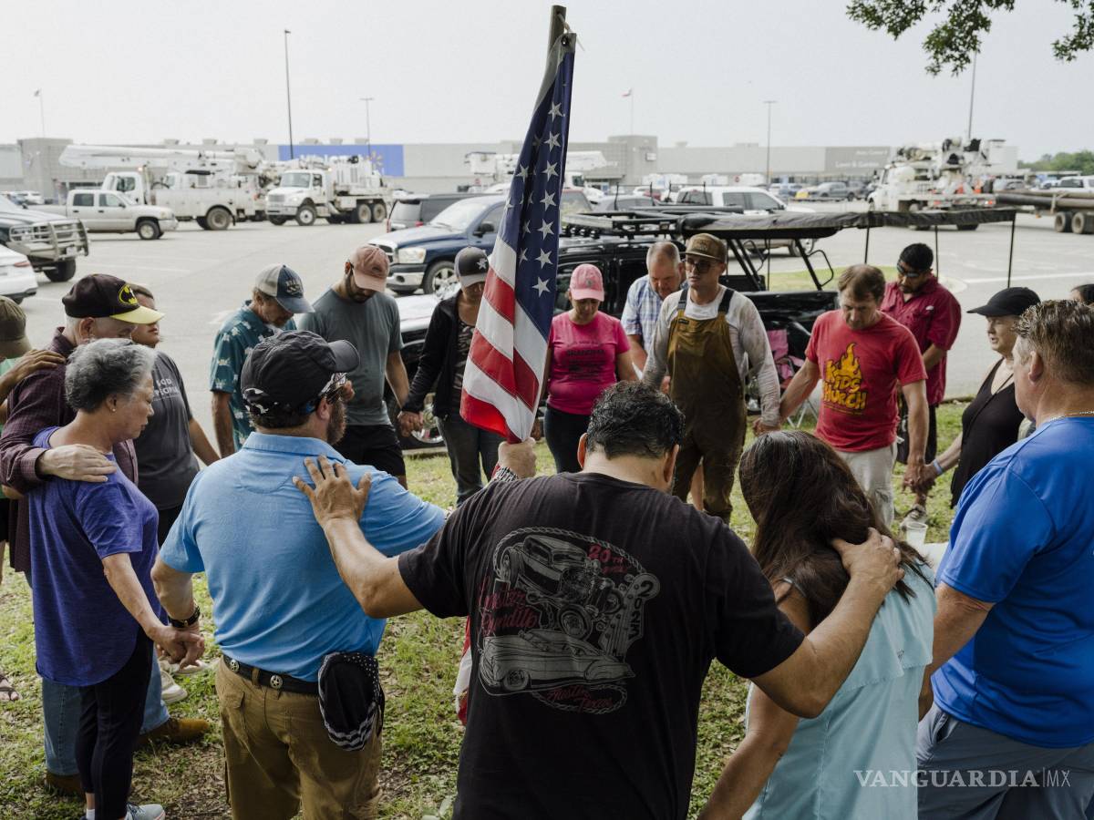 $!Entre las víctimas mortales de las inundaciones, que ya ascienden a 80, hay al menos 28 niños.