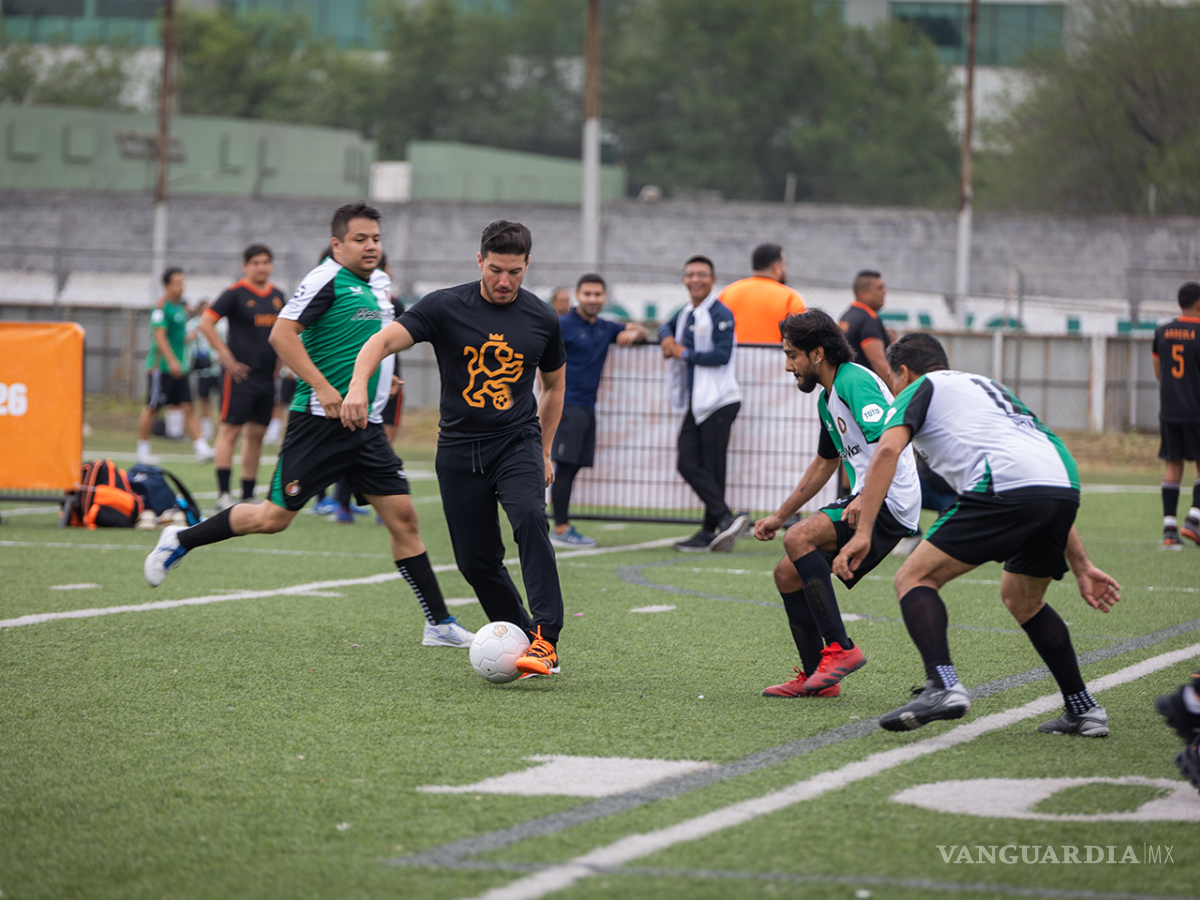 $!Y mientras todo esto sucede en el zoológico de La Pastora, el gobernador se entretiene promoviendo el Mundial FIFA 2026.