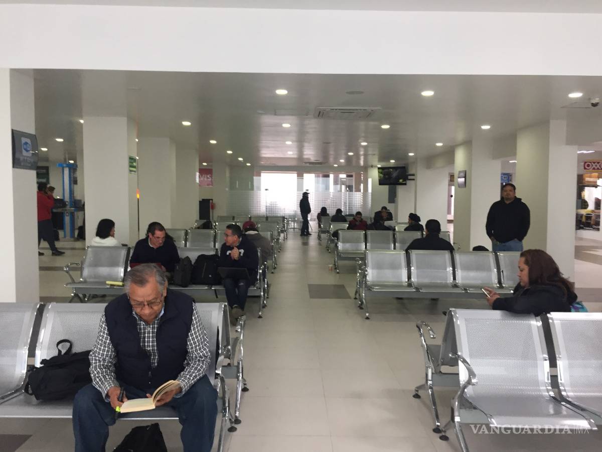 $!Atrasan 5 horas vuelo de Aeroméxico en Saltillo