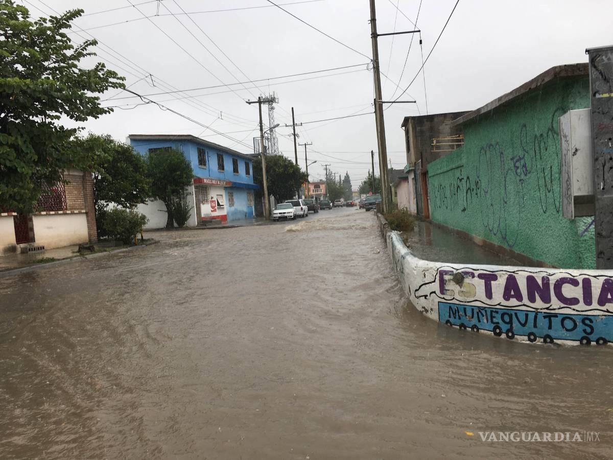 $!Otro día de fuertes lluvias en Saltillo