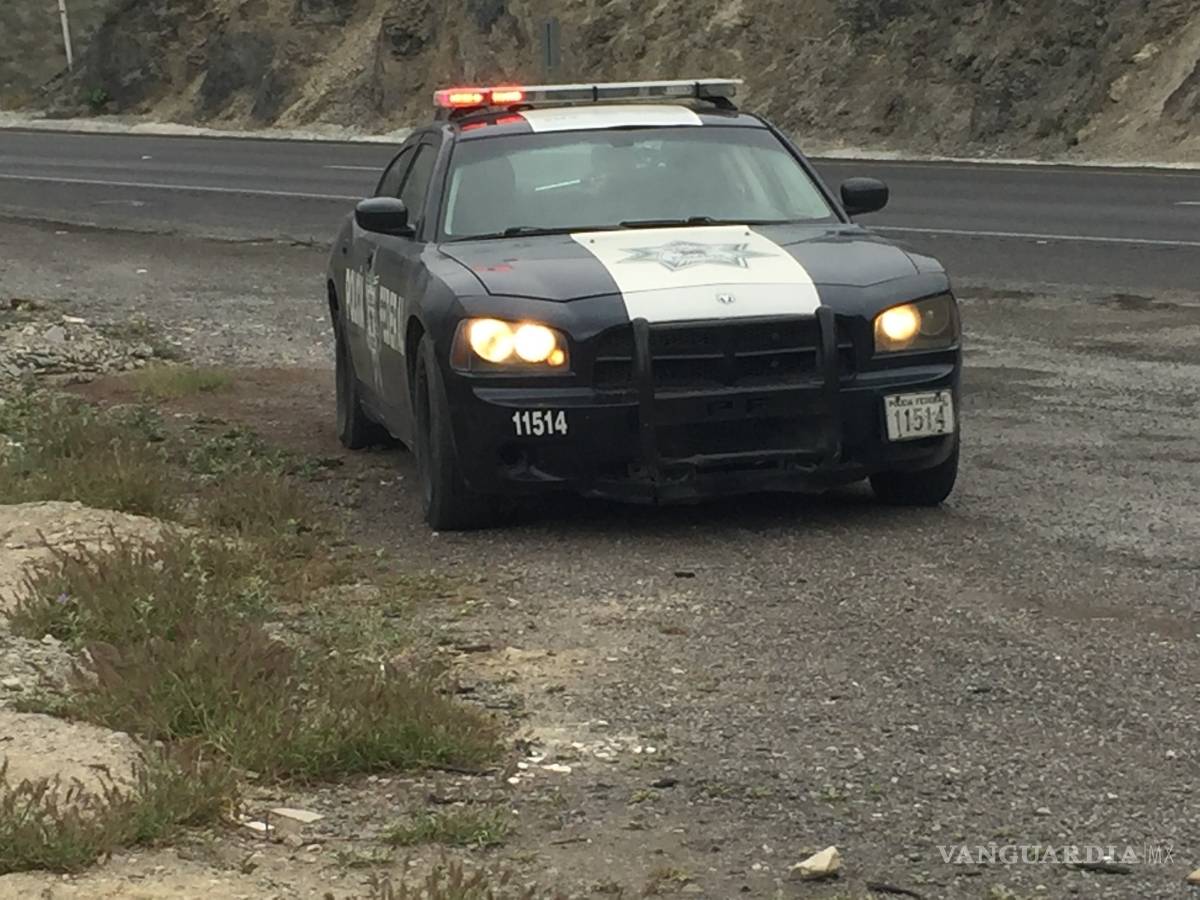 $!Paran para visitar capilla en carretera Monterrey-Saltillo y encuentran cadáver