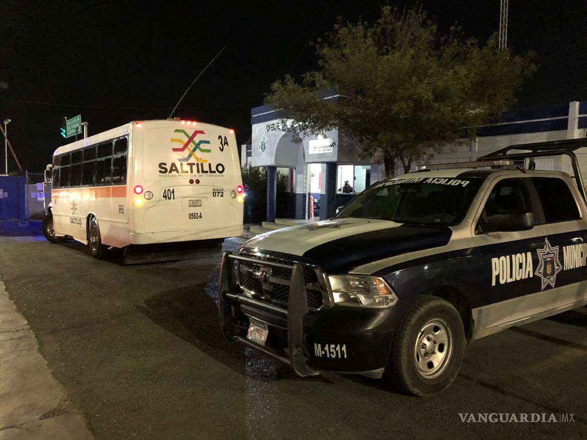 $!Hombre muere en transporte urbano de Saltillo