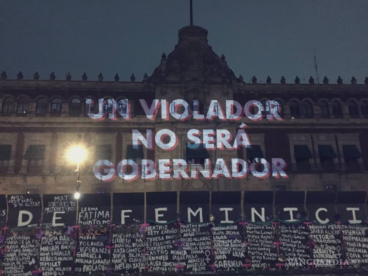 $!Palacio Nacional se convirtió en el 'muro de la memoria' (fotogalería)