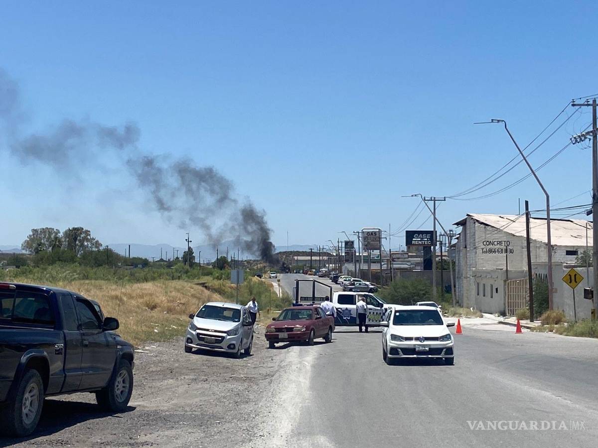 $!Las plantas 1 y 2 de AHMSA continúan tomadas por obreros, policía se mantiene a la expectativa.