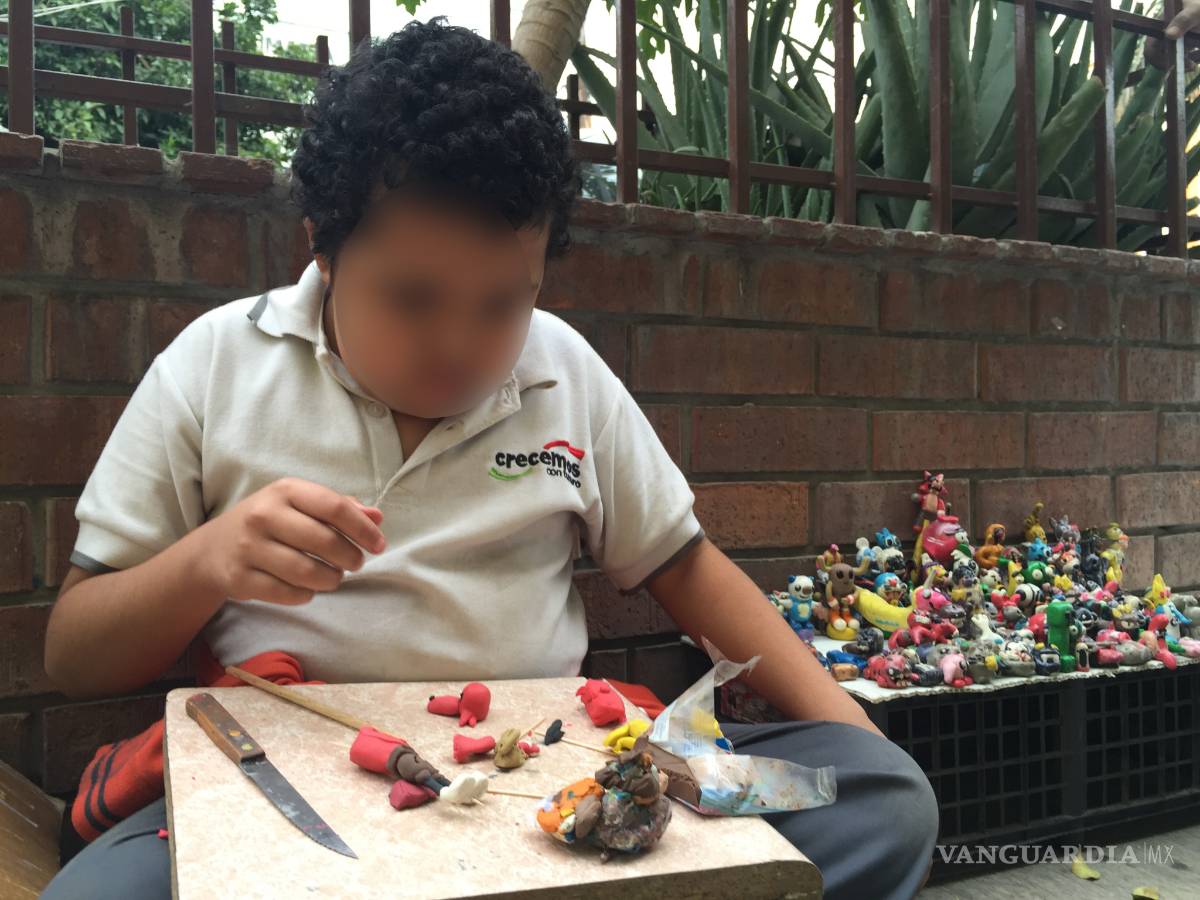 $!El niño escultor de plastilina