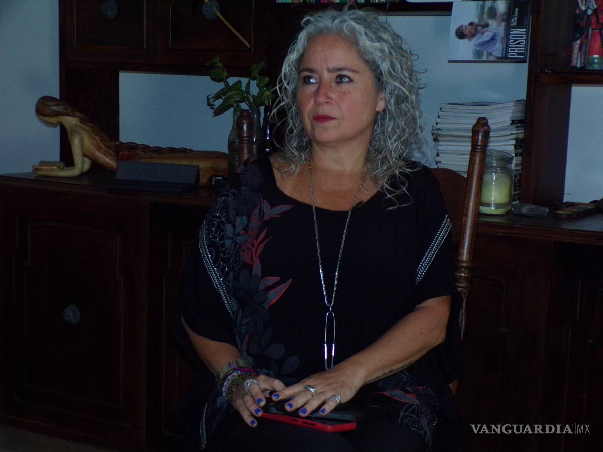$!Jackie Campbell ha recorrido penales en Coahuila para documentar y denunciar los abusos y torturas que sufren los prisioneros.