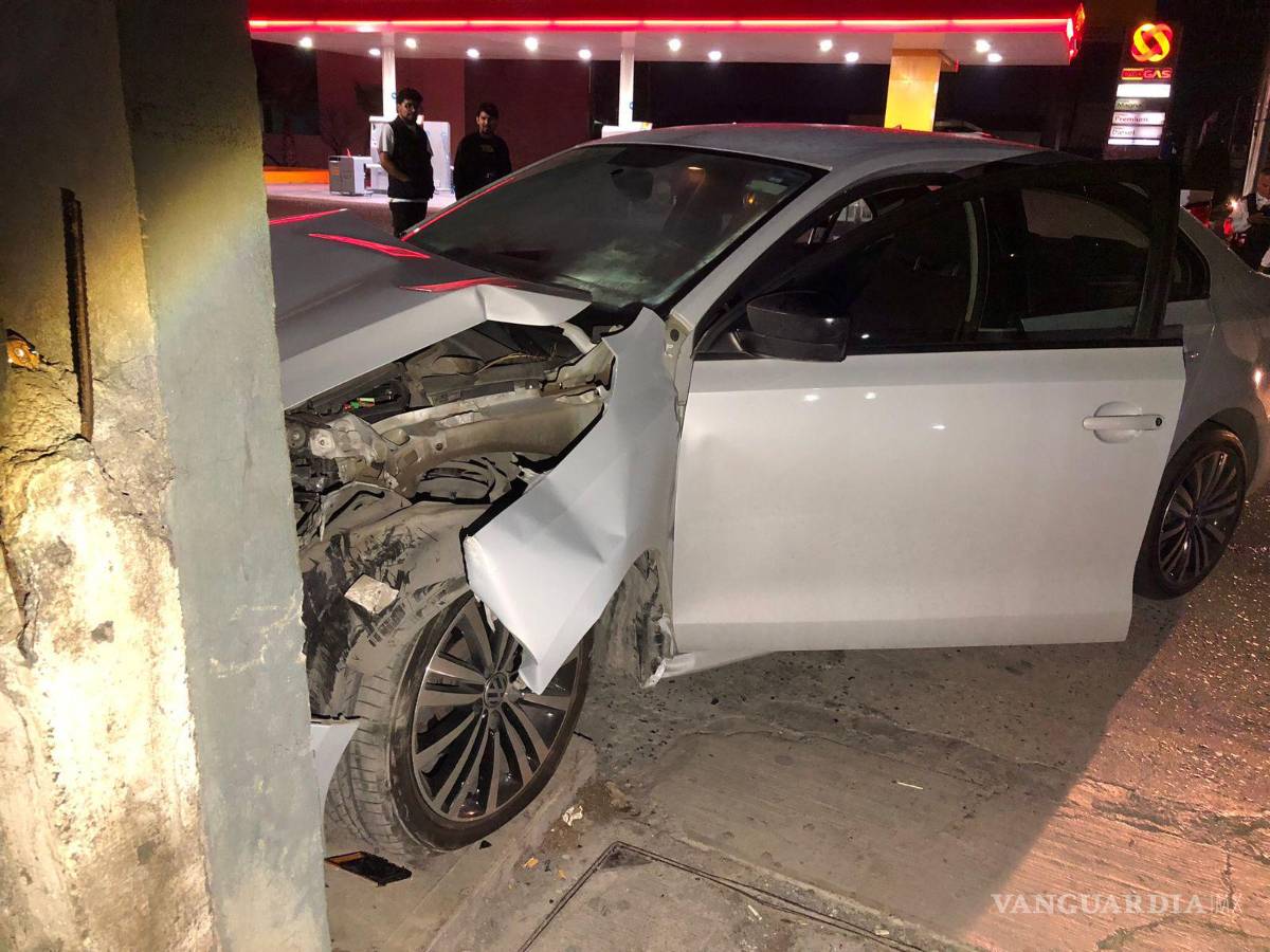 $!Sorpresivamente, el hombre resultó sin lesiones tras el impacto.