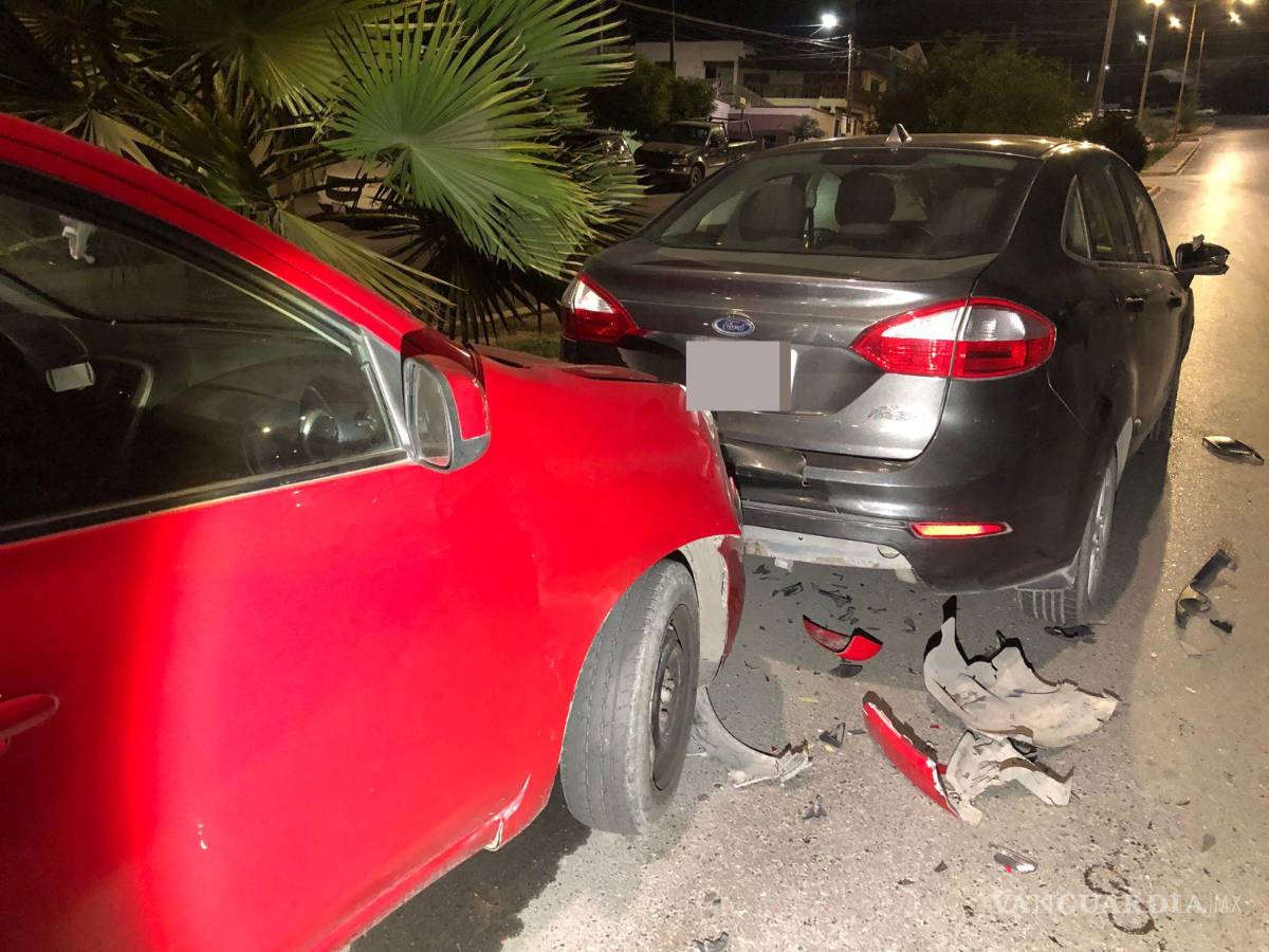 $!Elementos de Tránsito Municipal acudieron al lugar de los hechos para tomar conocimiento de lo ocurrido.