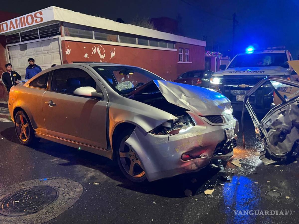 Pasajeros de un taxi quedaron prensados por conductor ebrio en Zona ...