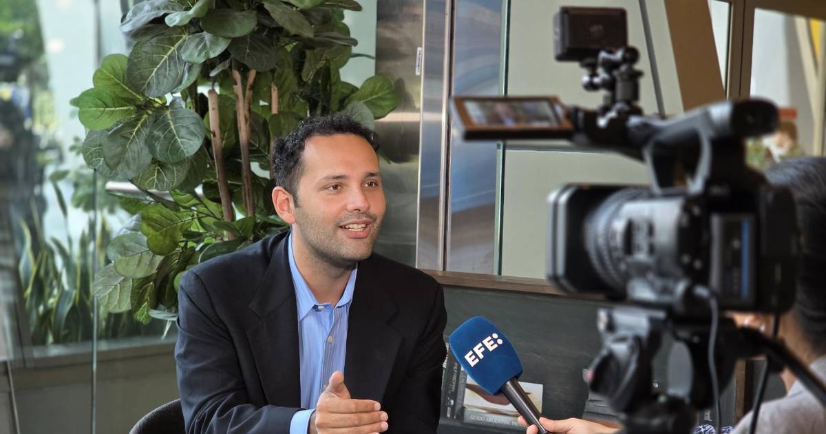 Con 28 años Bryan Calvo será el alcalde más joven de Hialeah, un fortín republicano en el condado demócrata de Miami-Dade