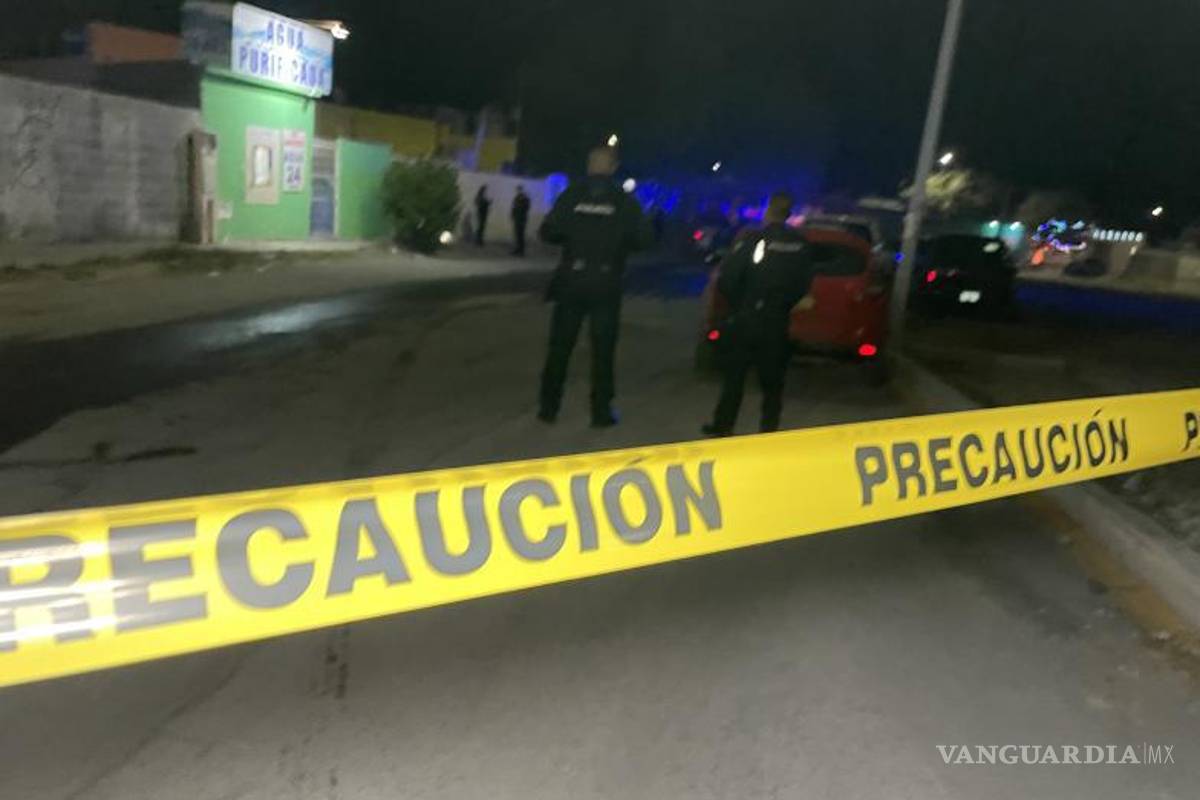 $!El hallazgo fue realizado por un familiar cercano, quien acudió al domicilio al no lograr comunicarse con la víctima durante varias horas.