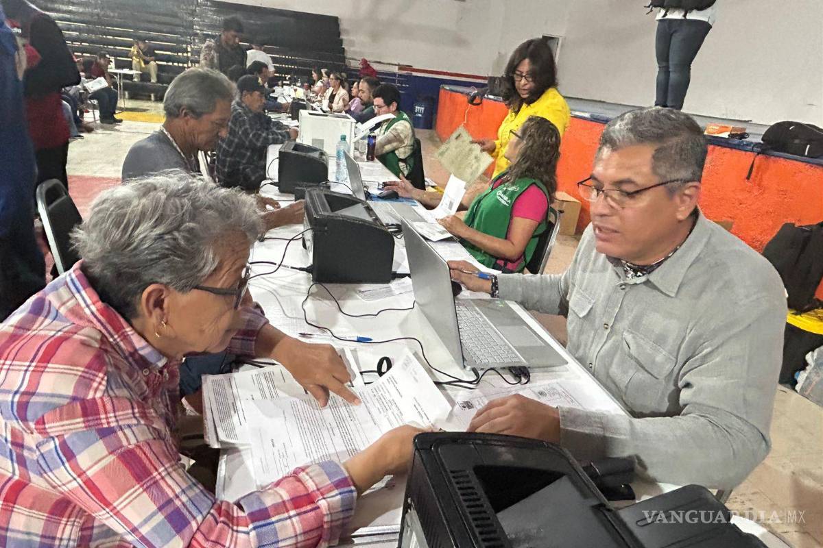 $!Durante la brigada se realizan aclaraciones, registros y expedición de actas estatales y foráneas.