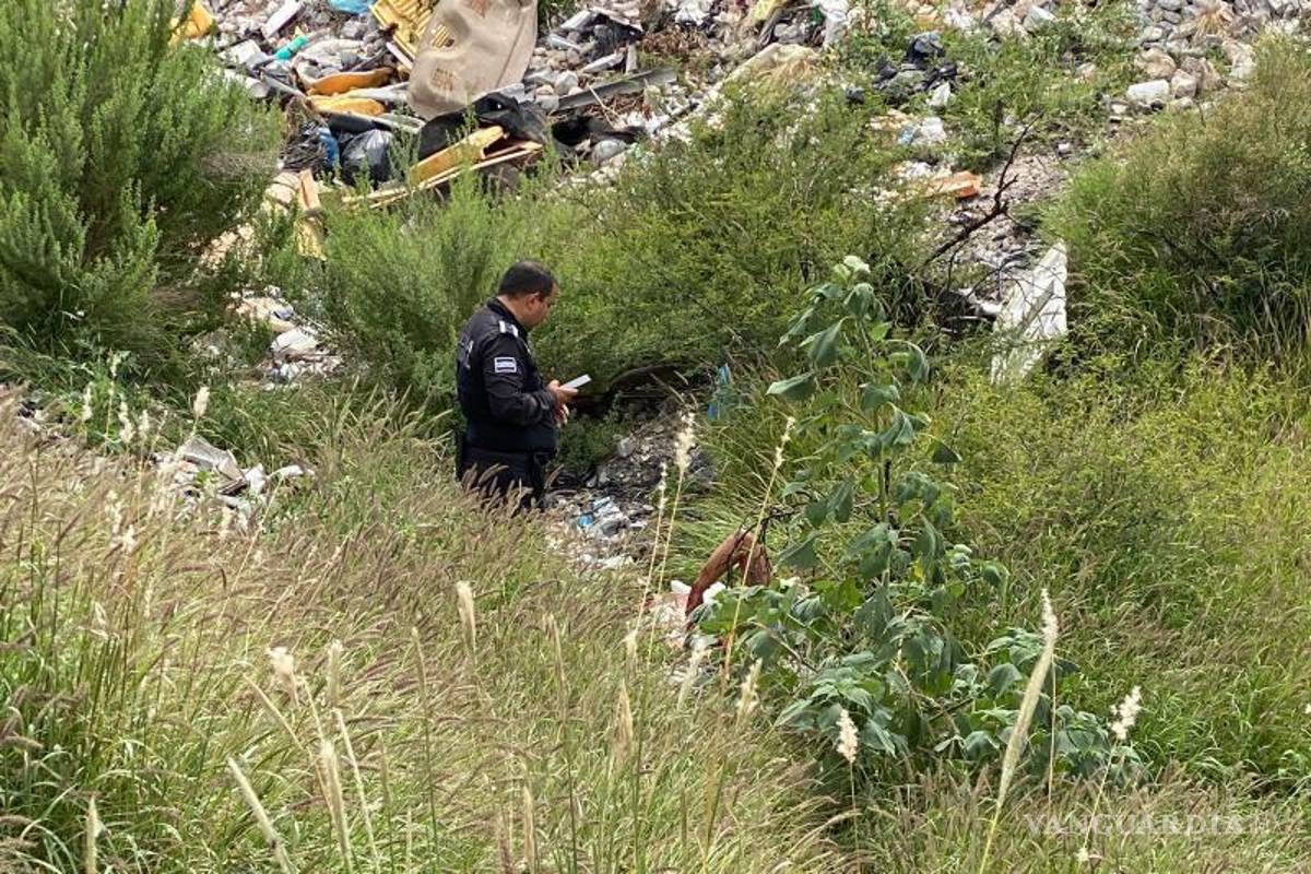 $!El joven fue sometido en un arroyo que conecta las calles Caña Agría con Manzanita, donde recibió golpes hasta quedar inconsciente.
