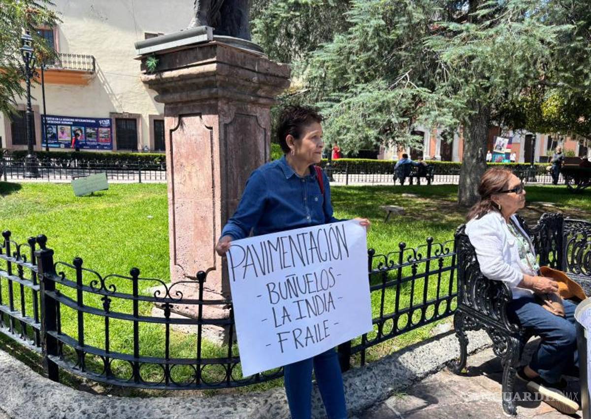 $!Mujeres y adultos mayores encabezaron la protesta pacífica en el centro de la ciudad.