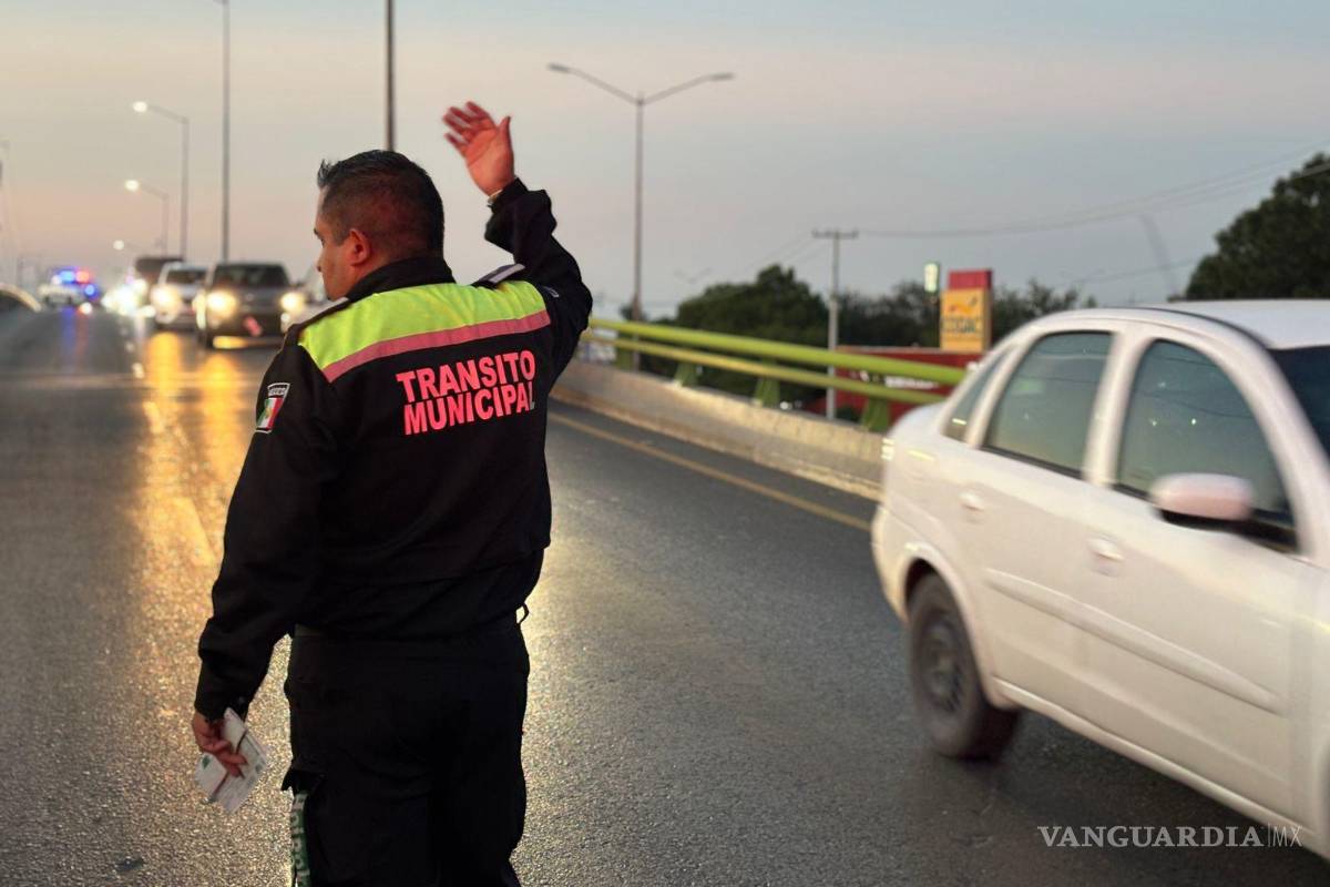 $!Tránsito Municipal intervino para mediar la reparación de los daños y aplicar las multas correspondientes.