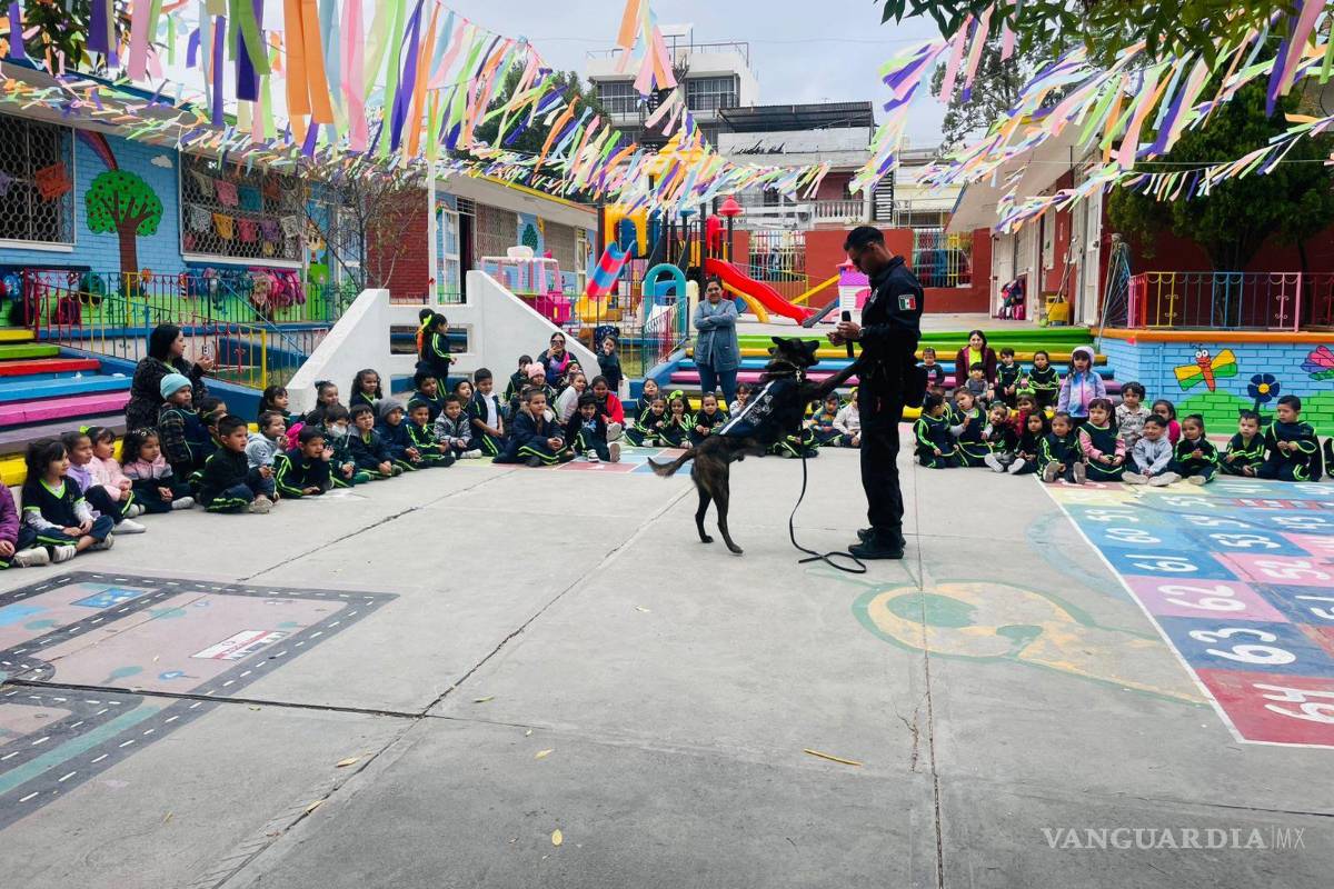 $!La Comisaría refuerza vínculos de confianza con estudiantes, docentes y familias mediante visitas preventivas y la integración a canales de comunicación directa como grupos de WhatsApp.