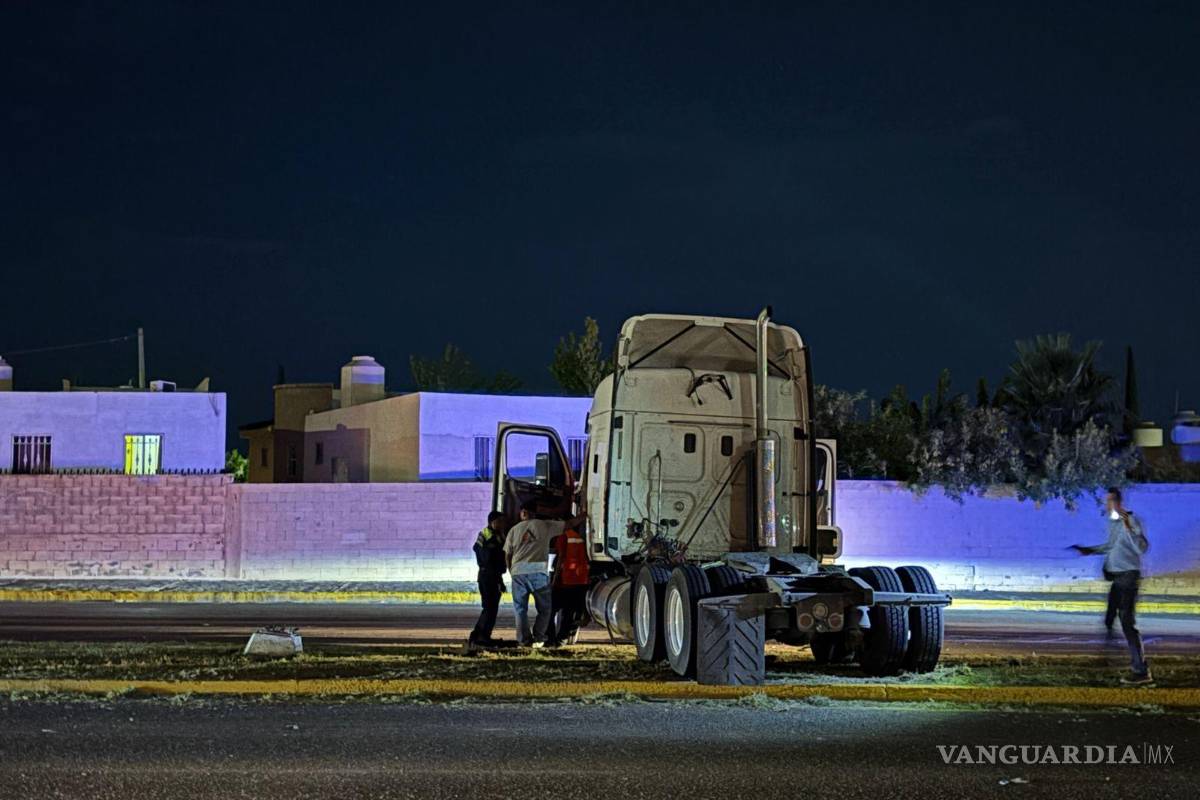 $!Testigos relataron que los frenos del tractocamión comenzaron a fallar metros antes del impacto.