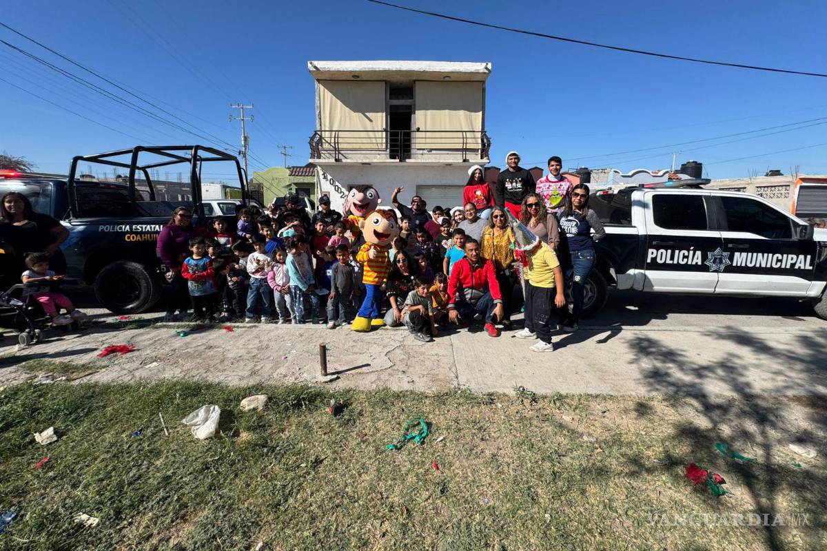 $!Elementos policiacos convivieron con niñas y niños durante actividades navideñas en Praderas del Sur