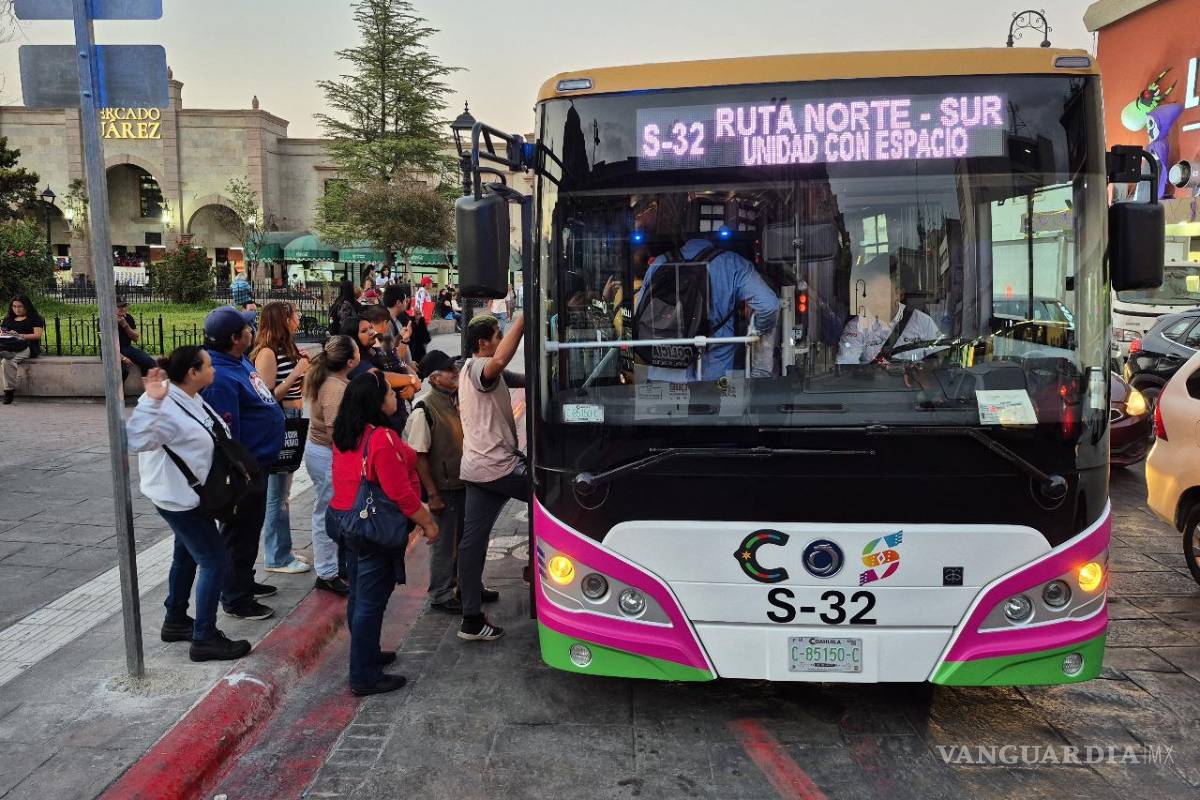 Aprovechan familias rutas gratuitas para recorrer Saltillo