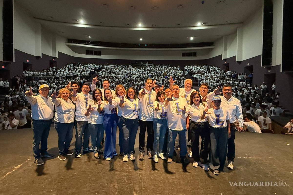 $!El contingente estuvo encabezado por el rector Octavio Pimentel Martínez, acompañado por autoridades universitarias y directores de unidades académicas.